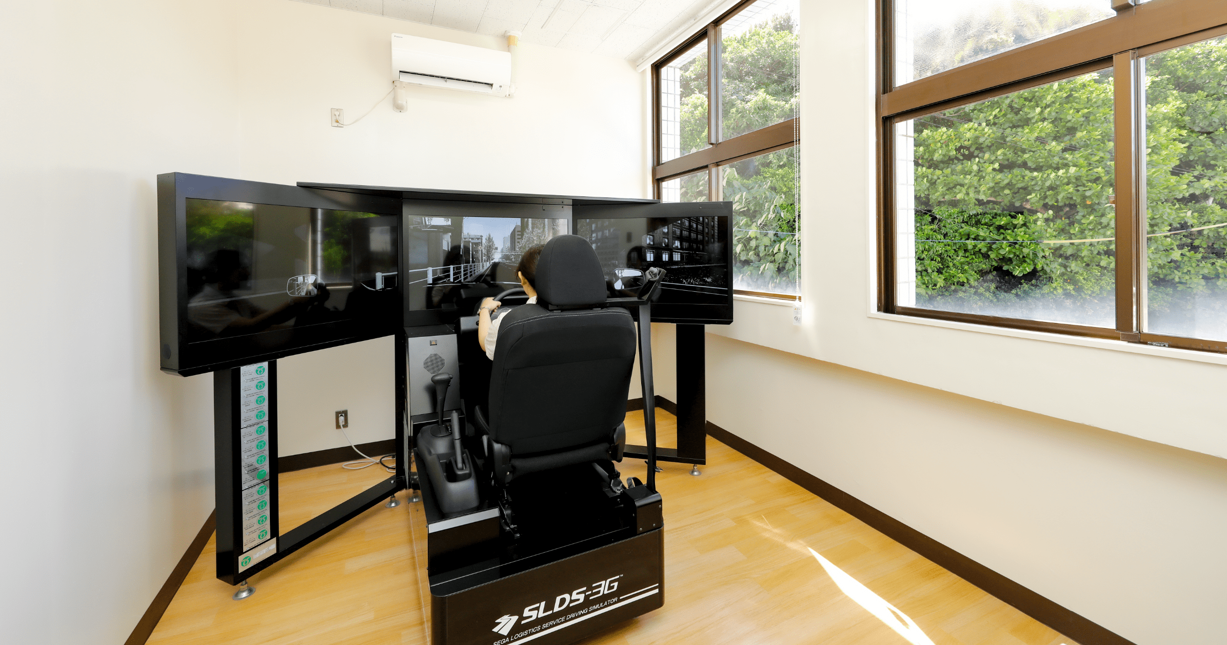 四輪シミュレーター