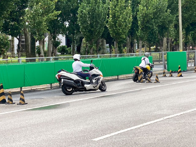 二輪教習場に「防護マット」を新規設置